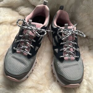 Skechers Memory Foam tennis shoes